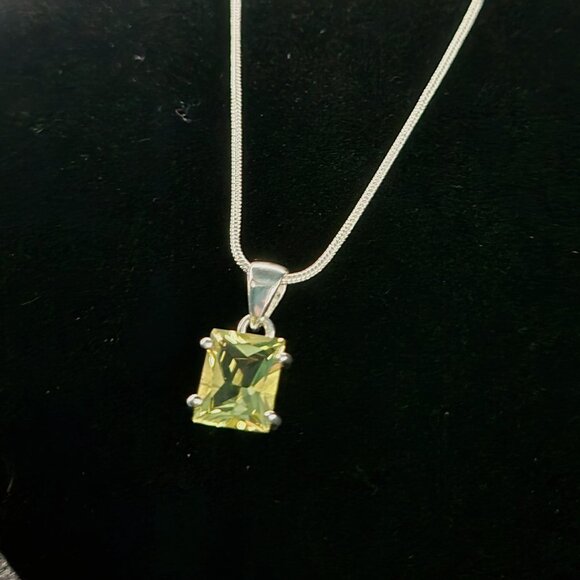 Sterling Silver Faceted Yellow Quartz Pendant - Picture 2 of 10
